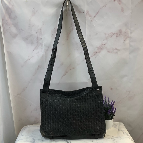 GUC Bottega Veneta Intrecciato Messenger Bag - Picture 1 of 9